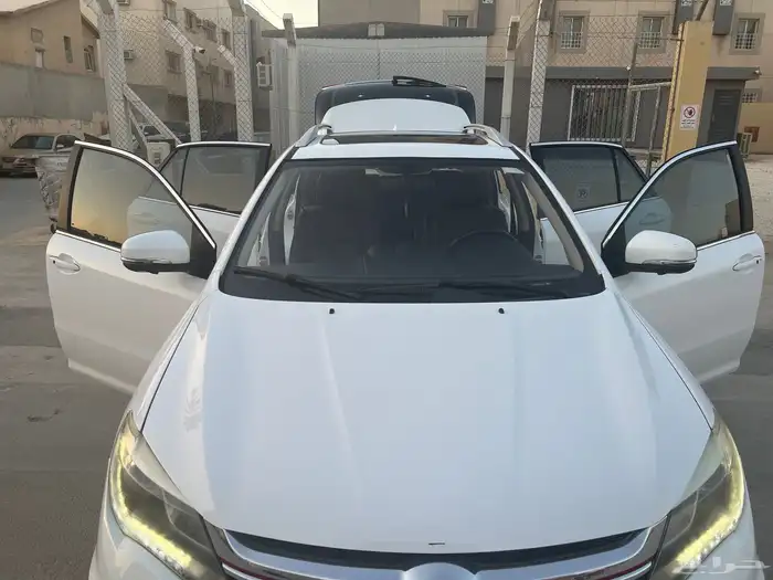 فل كامل شبه جديد ممشى 34 الف byd s7 7