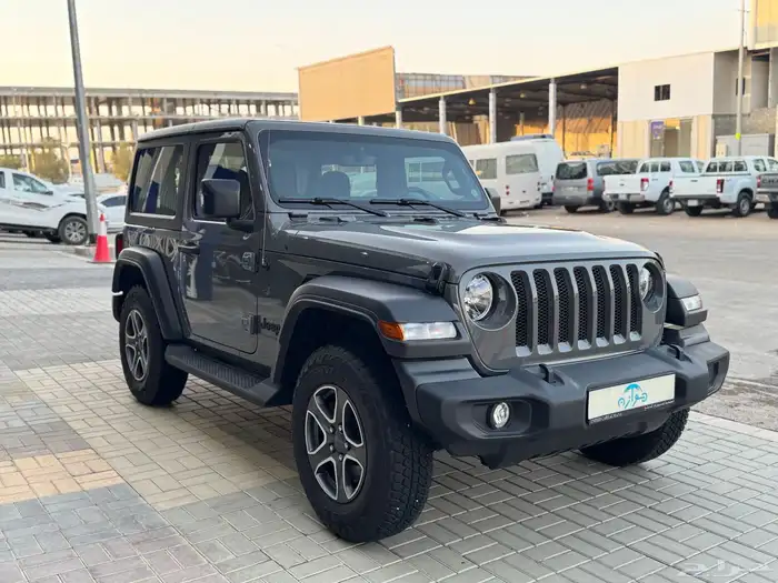 جيب رانجلر سبورت 2023 V6 على الضمان عداد 16 الف 1