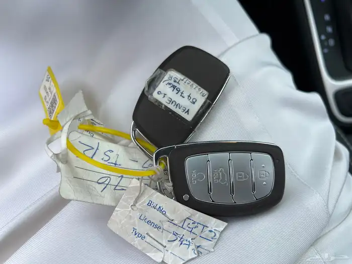 هيونداي فينو بريميوم 2023 شبه الاصفار 13