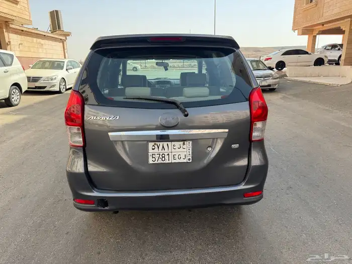 افانزا 2015 قير اتوماتيك نضيف 8