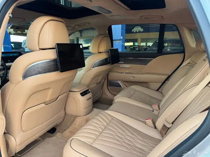 جنسس رويال G90 2023 عداد 8 الاف على الضمان 8