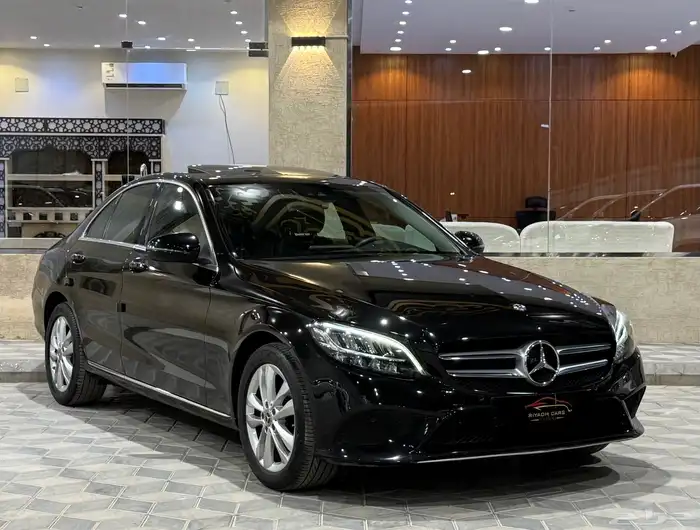 مرسيدس 2020 C200 (عرض اليوم الوطني) 1