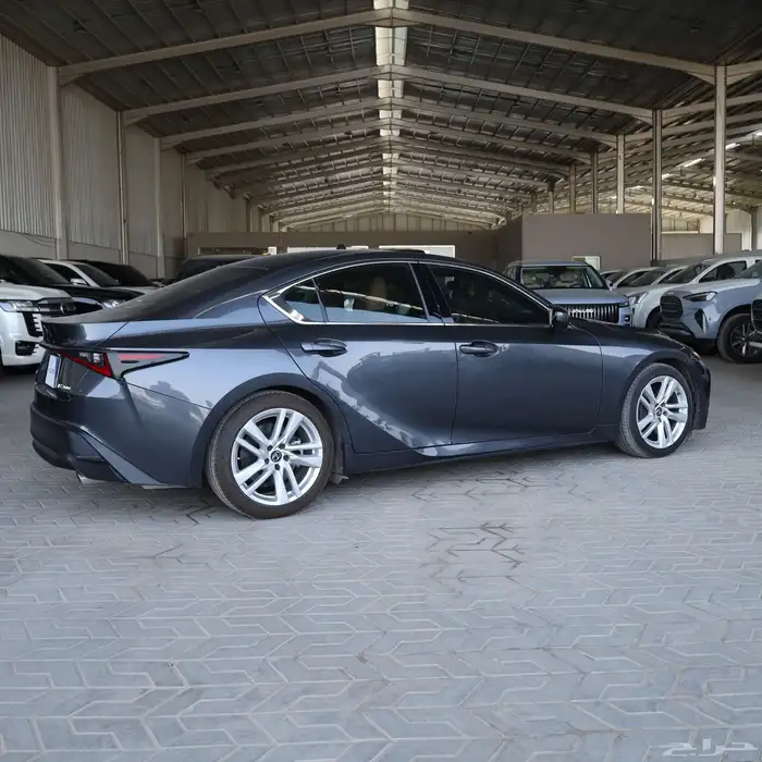 لكزس اي اس IS300 موديل 2022 1