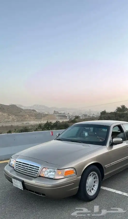 فورد كراون فكتوريا 2001 9