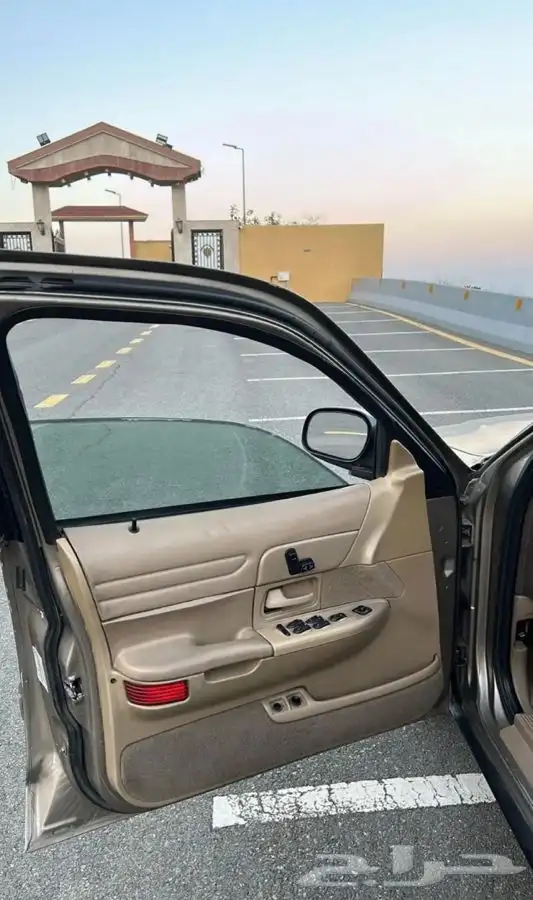 فورد كراون فكتوريا 2001 0