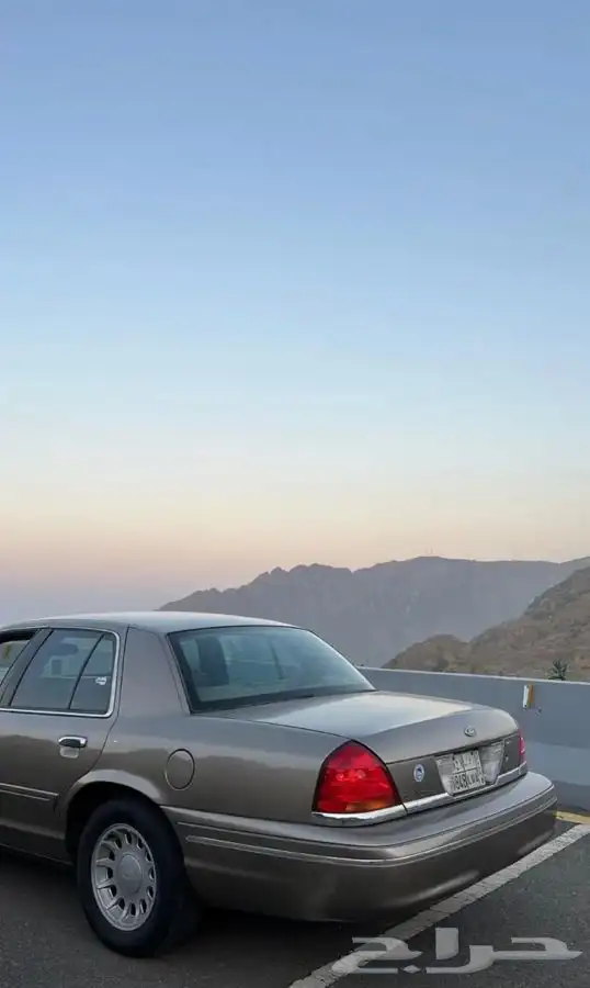 فورد كراون فكتوريا 2001 11
