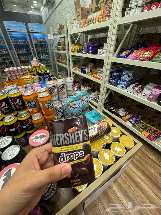 بضاعه محل حلويات للبيع 0