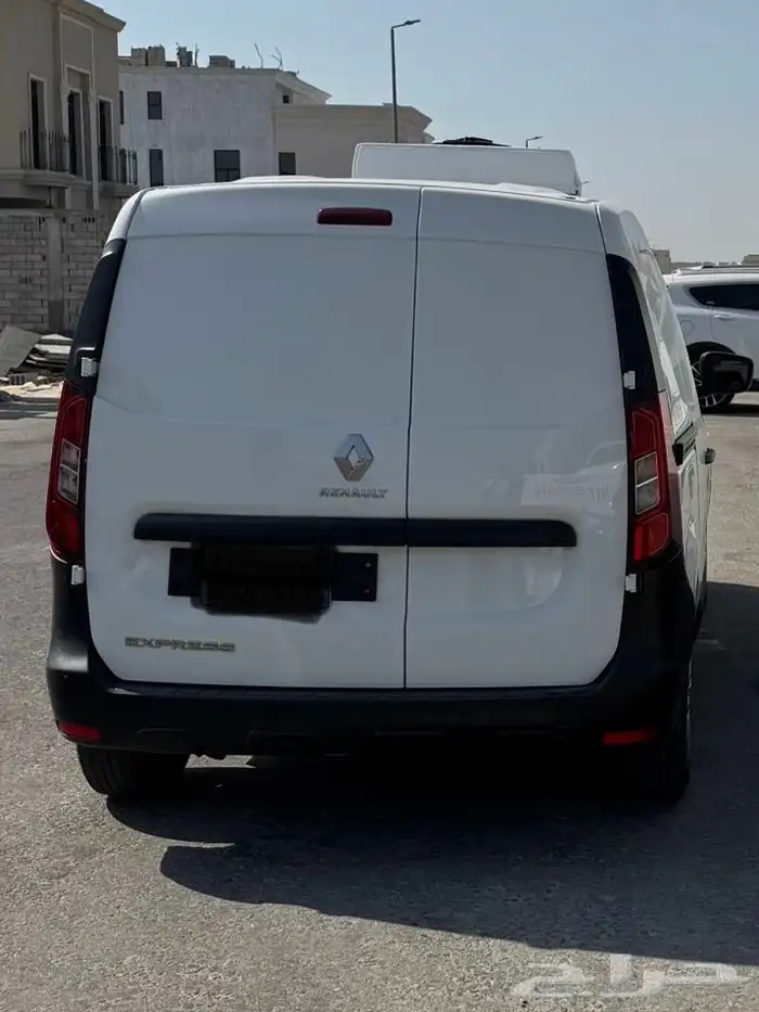 رينو فان اكسبريس ديزل 2023 ثلاجة 1