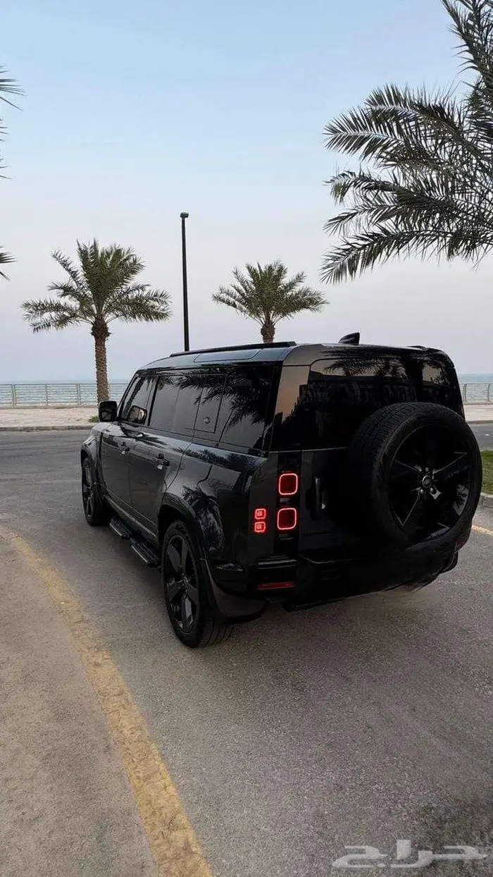 لاندروفر ديفندر HSE 2024 9