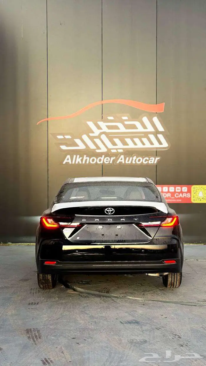 تويوتا كامري E 2025 لدى شركة عبدالمجيد الخضر 5