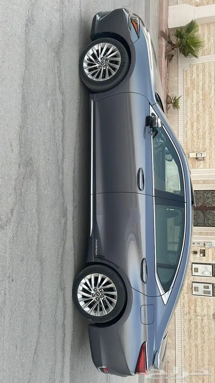لكزس ES300hهايبر فل كامل 2020 7