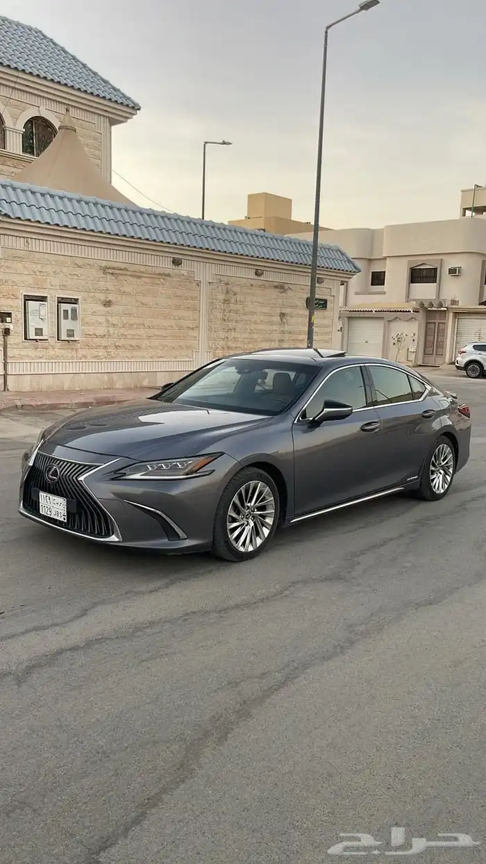 لكزس ES300hهايبر فل كامل 2020 0