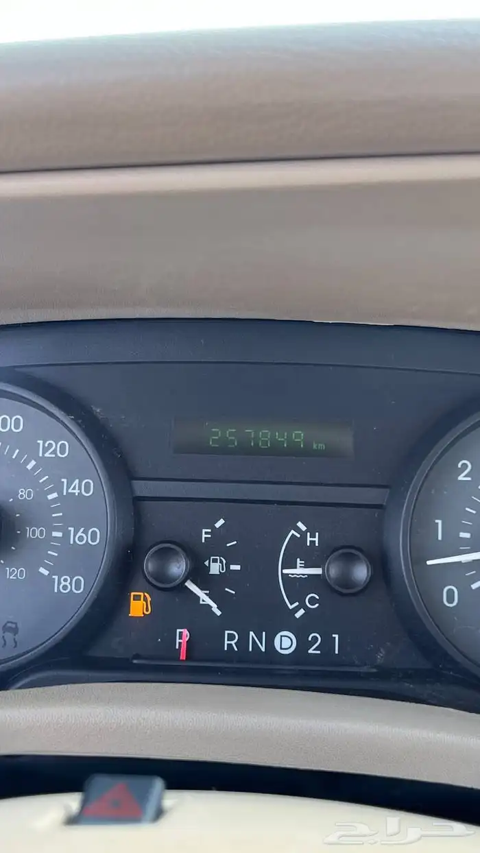 فورد جراند ماركيز GS ابيض قمه في النظافه 21