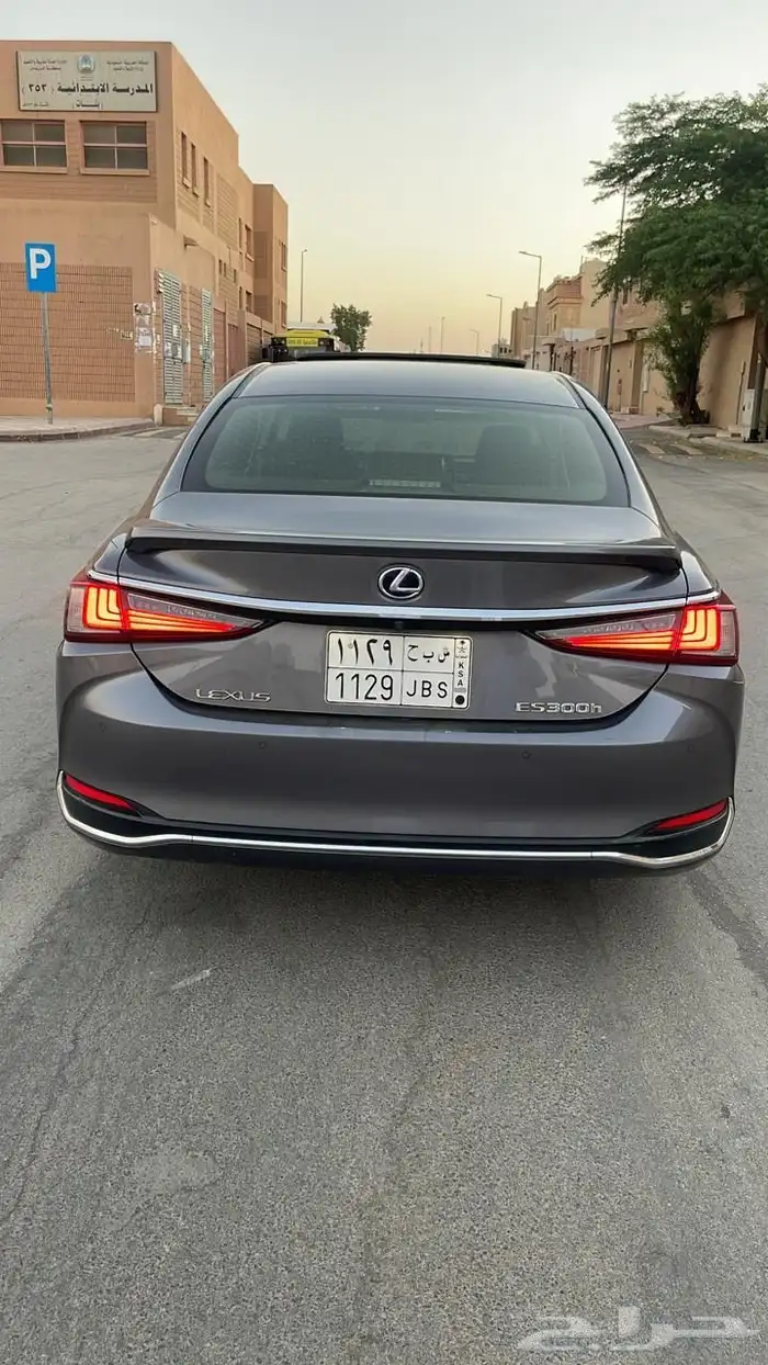 لكزس ES300hهايبر فل كامل 2020 6
