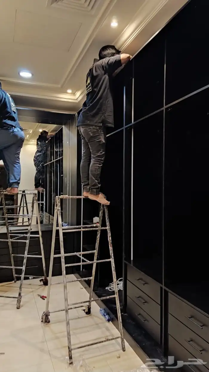 متخصصين فى اعمال الديكورات الخشبيه والاثاث 1