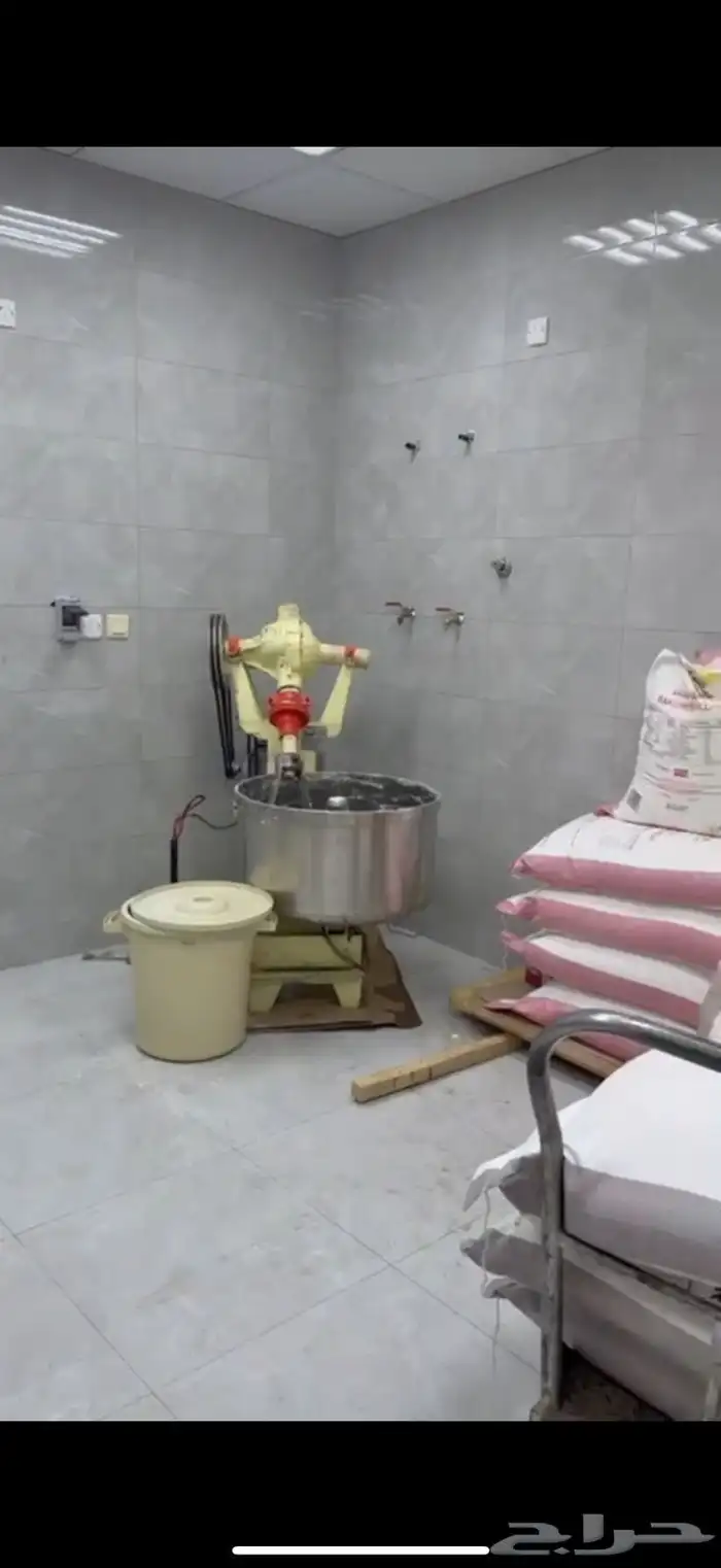 لصنع الخبز وجديده اله عجن وفرد وارفف 2