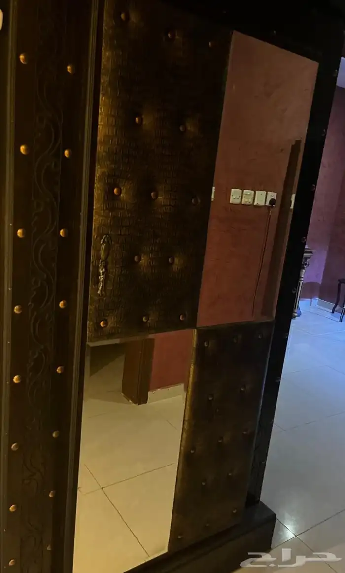 كنب نظيف للبيع اربعة اطقم كل طقم ب 1000 2