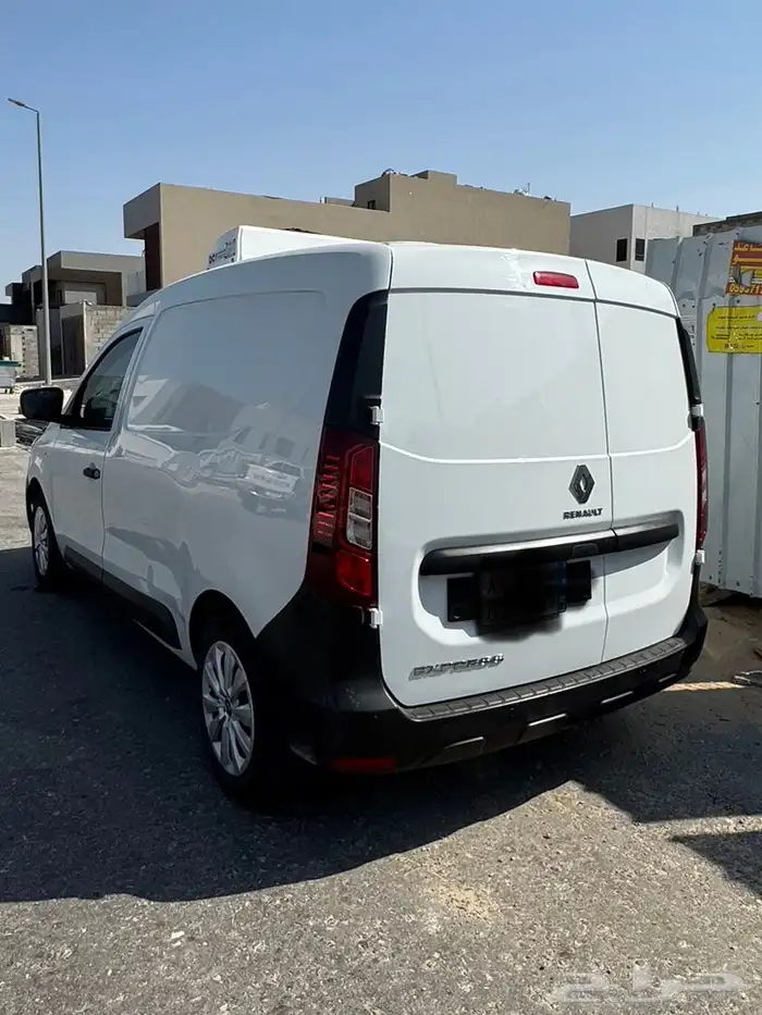 رينو فان اكسبريس ديزل 2023 ثلاجة 3