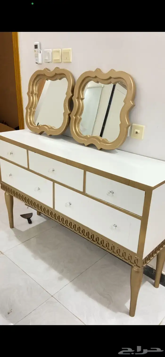 طاوله تسريحه 0