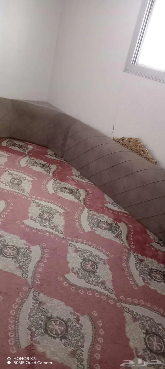 مجلس ملكي 4 قطع نظيف جدا استعمال بسيط ومجلس ارضى 12 قطعه 3