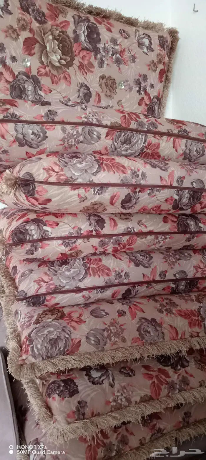 مجلس ملكي 4 قطع نظيف جدا استعمال بسيط ومجلس ارضى 12 قطعه 0