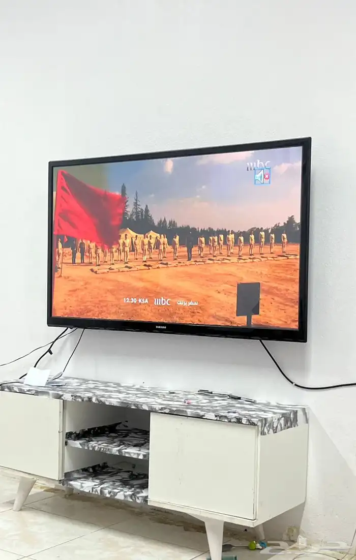 تلفزيون 55 بوصة سامسونج وفريزر ومكيف ومساند ظهر 0
