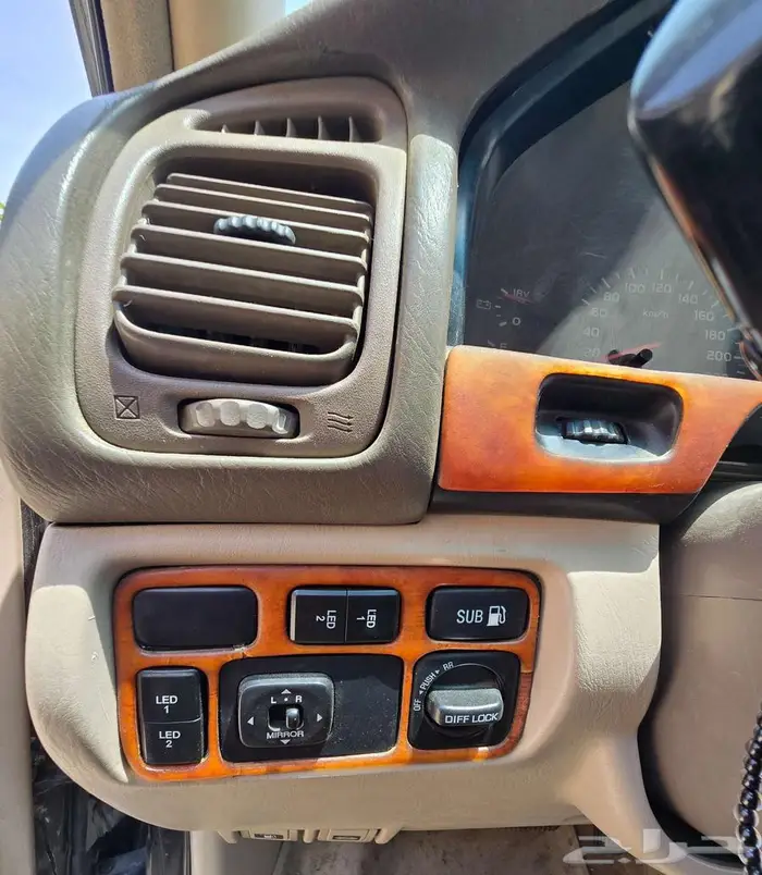 لاندكلوزر 2001 للبيع او البدل بجيب نفسه قير عايدي 33