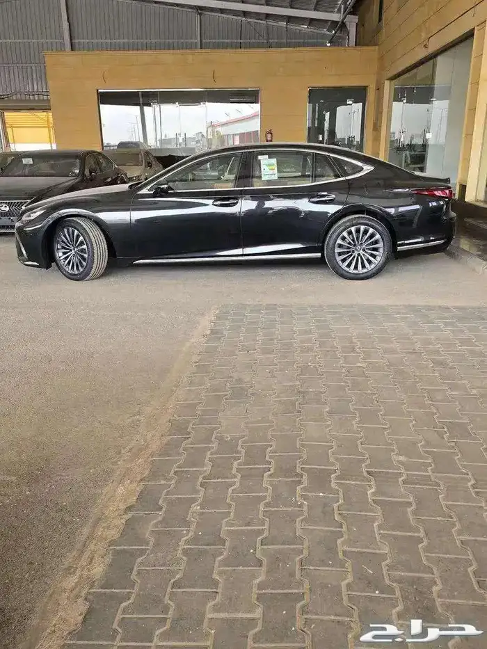 لكزس LS 350 فئة AA خليجي 2025 لدى الحسن 1