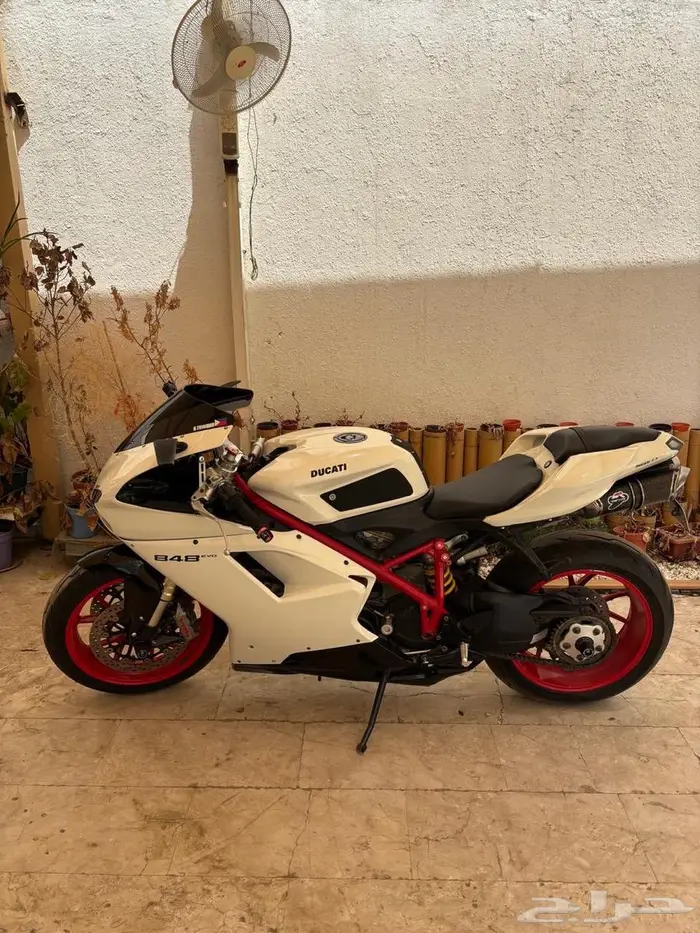 Ducati panigale 848 evo 2011 0