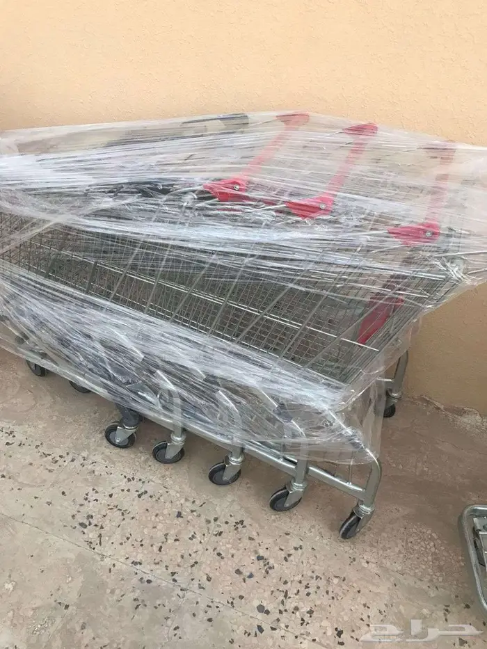 عربات تسوق عدد13 وكاشير 1وعربات تسوق اخر19حبه بلستي وشبوك 1