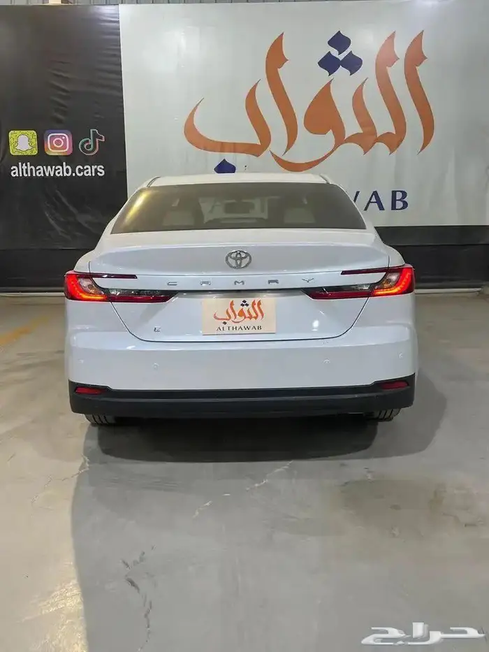 تويوتا كامري E بنزين استاندر 2025 كاش-تقسيط لدى الثواب 4