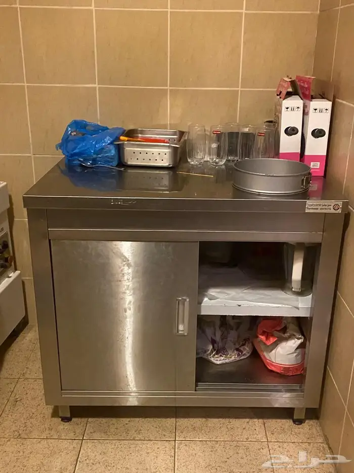 طاولات ودواليب وارفف استيل خاص للمطاعم والكوفيهات 4