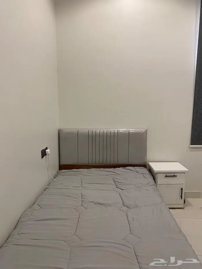 مكيف اسبلت وشاشه وثلاجة واثاث منزلي 9