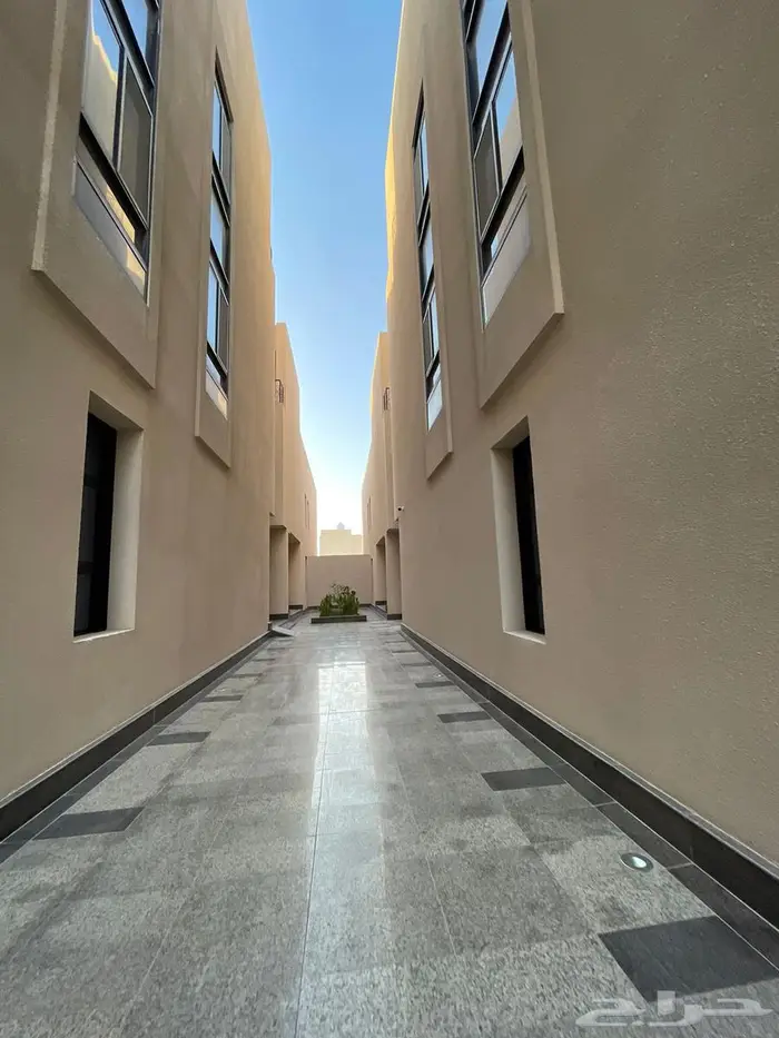 شقه في الماجدية للايجار حي النرجس 2