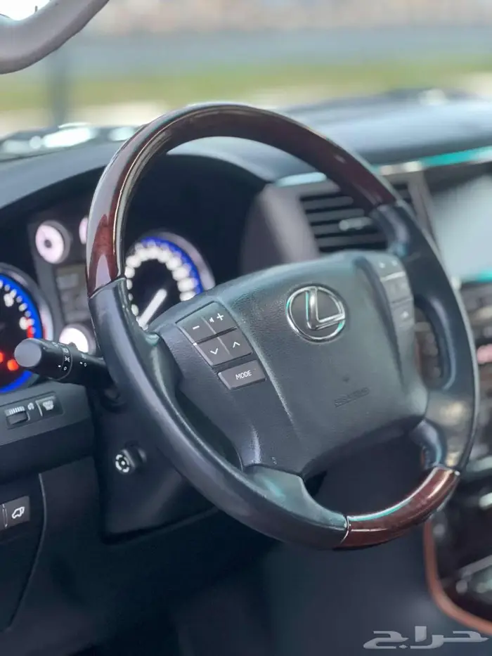 لكزس LX570 2011 فل كامل سعودي مخزون 8
