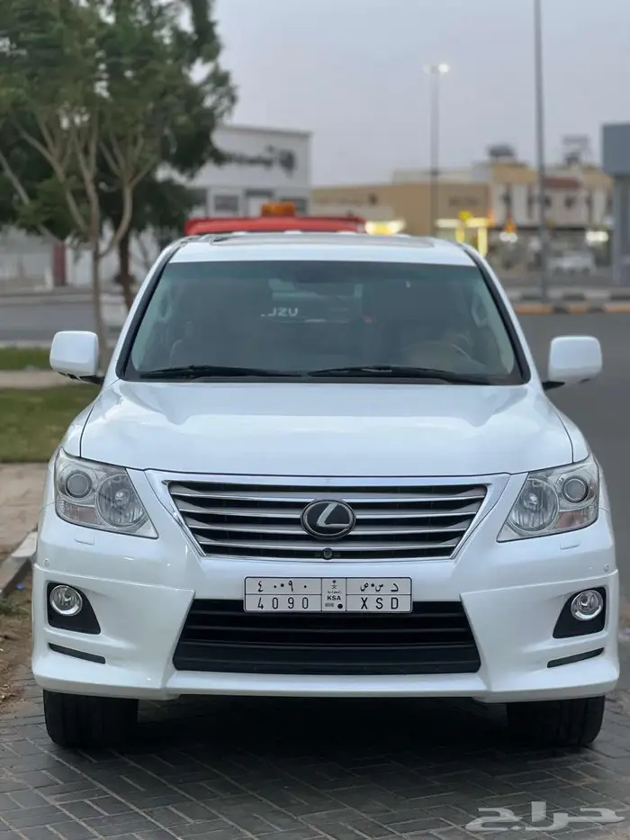 لكزس LX570 2011 فل كامل سعودي مخزون 0