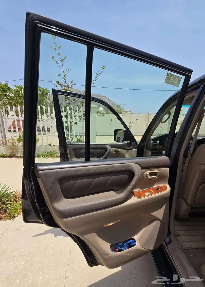 لاندكلوزر 2001 للبيع او البدل بجيب نفسه قير عايدي 22