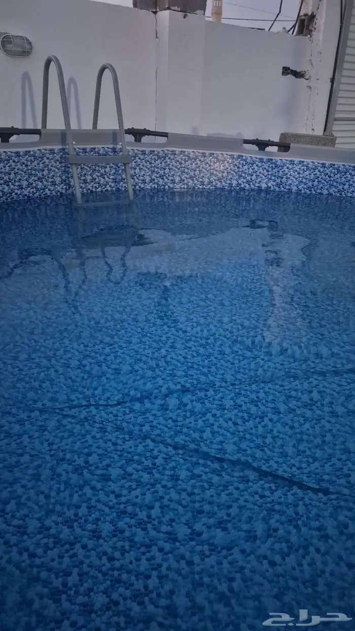 مسبح للبيع 2