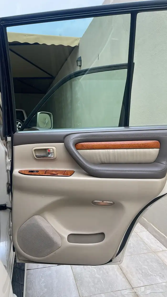 جيب لكسز LX470 موديل 2006 ماشاء الله 10