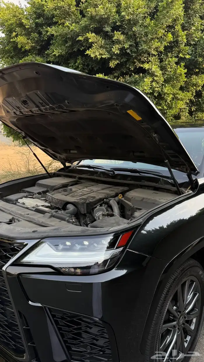 جيب لكزس LX600 أسود 7