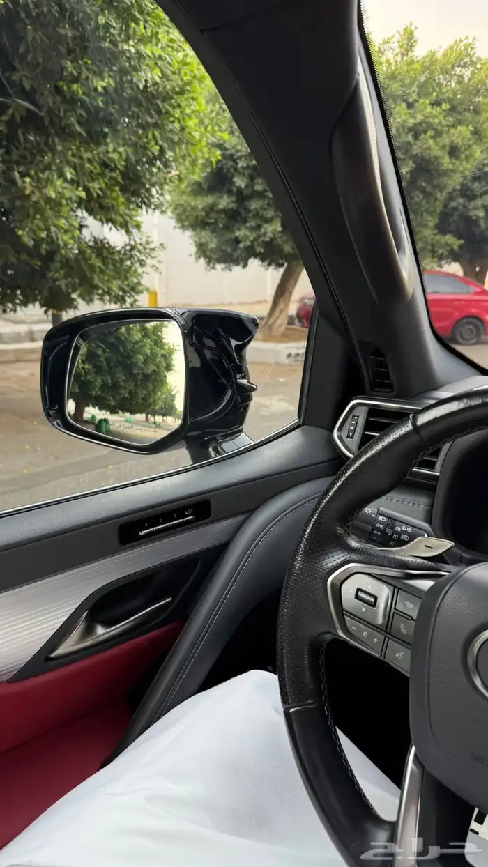 جيب لكزس LX600 أسود 14