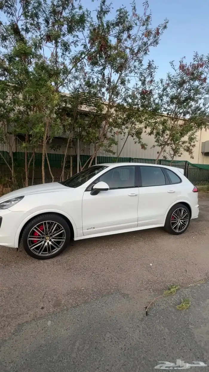 بورش كايين gts ابيض داخلي احمر 3