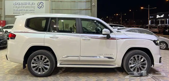تويوتا لاندكروز GXR_S بنزين 2025 وارد الساير كاش او اقساط 4