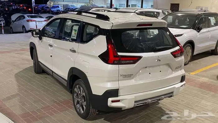 عرض خااص متسوبيشي اكسباندر كروس 2025 فل كامل 5