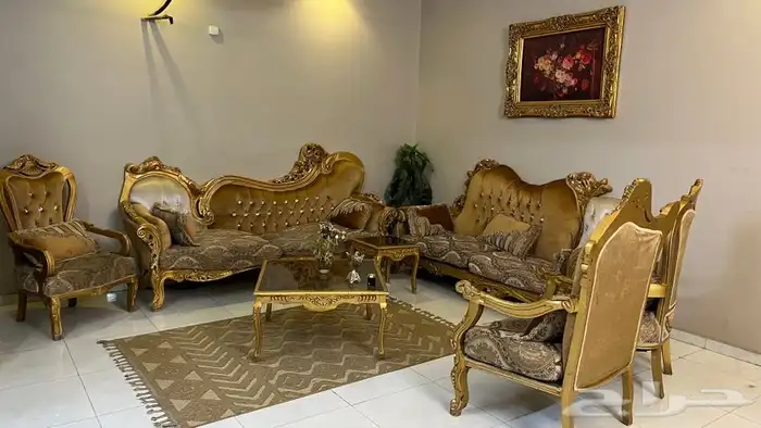 كنب كلاسيكي فاخر 3