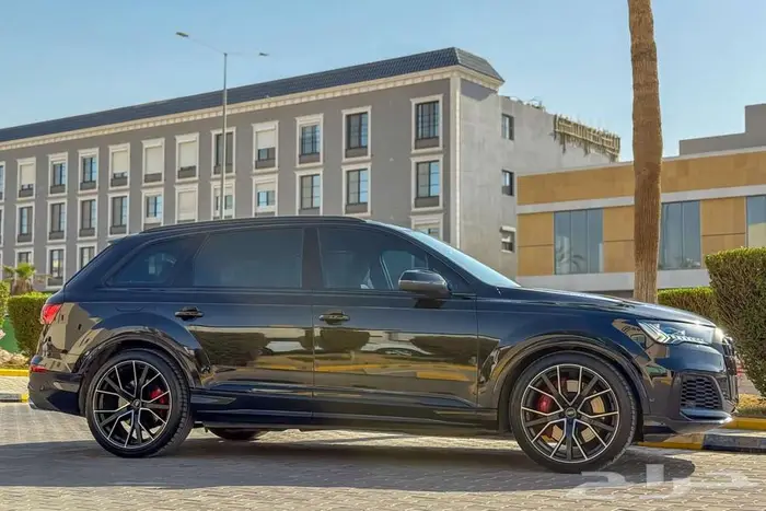 اودي Q7s V8 2023 اسود سعودي تحت الضمان 2