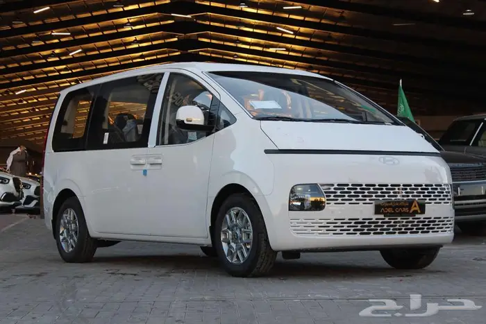 هيونداي ستاريا 9 ركاب 2025 عرض العودة للمدراس 3