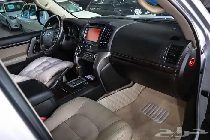 تويوتا لاندكروزر VXR موديل 2010 6