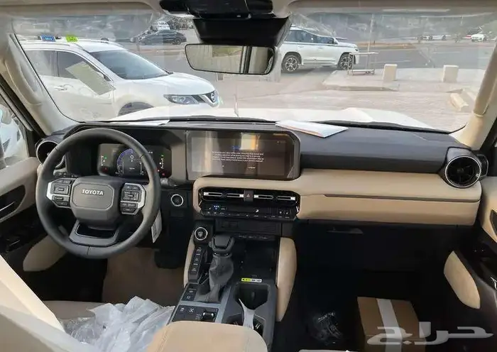 تويوتا برادو TXL3 بنزين 2025 اصفار 4