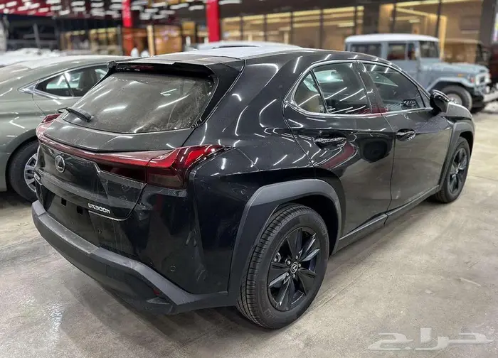 لكزس UX300 AH 2024 وارد عبداللطيف جديد 8